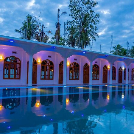 Mrd Beach Hotel トリンコマリー エクステリア 写真