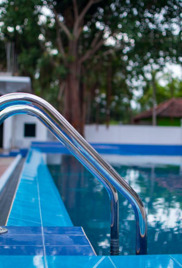 Mrd Beach Hotel トリンコマリー エクステリア 写真