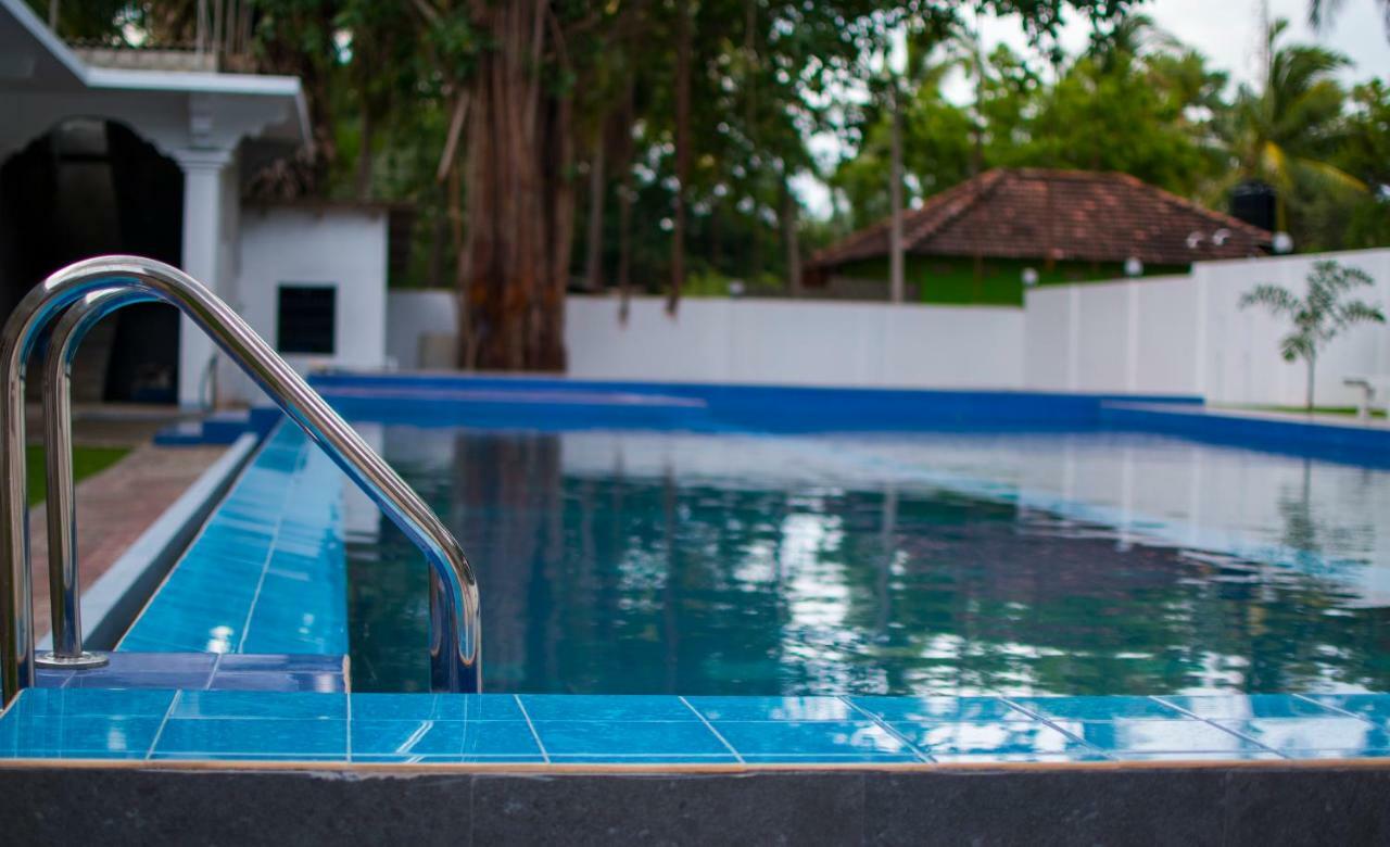 Mrd Beach Hotel トリンコマリー エクステリア 写真