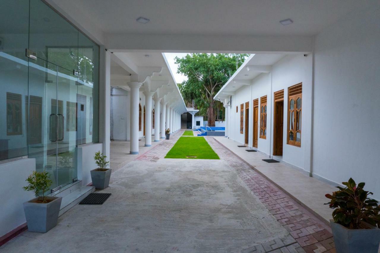 Mrd Beach Hotel トリンコマリー エクステリア 写真