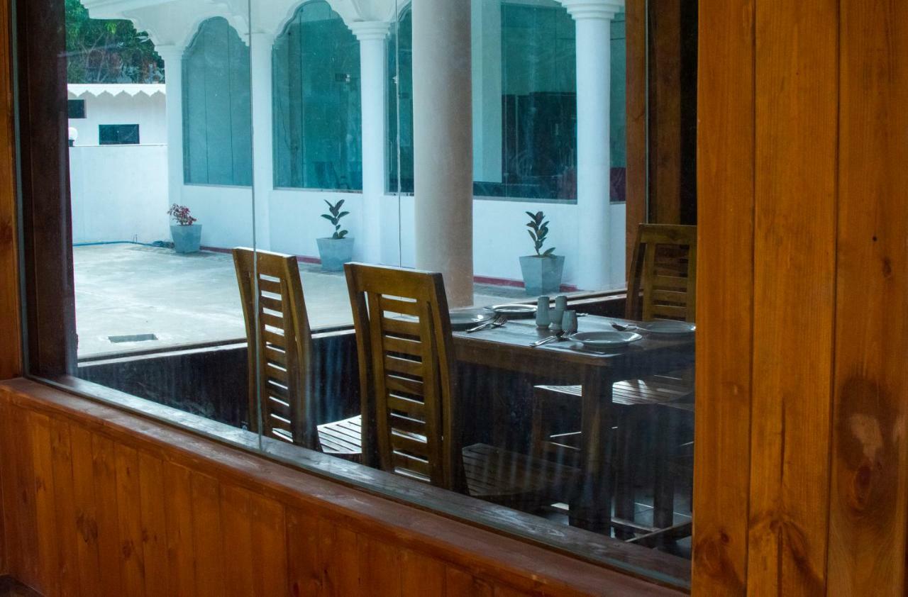 Mrd Beach Hotel トリンコマリー エクステリア 写真
